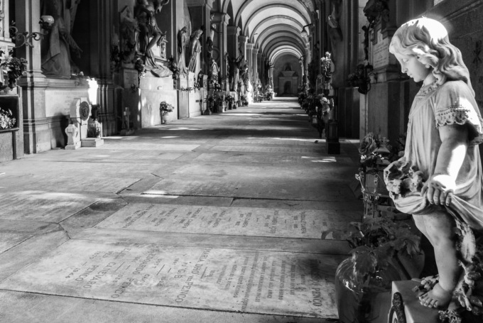 AAA il Comune di Genova cerca…seppellitori