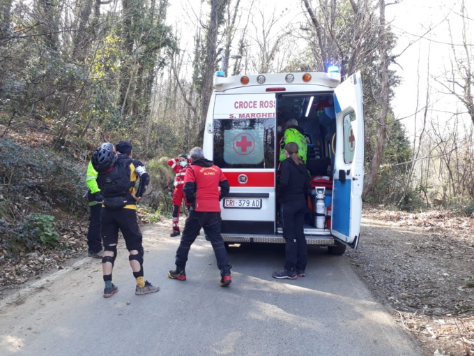 Cade in mountain bike, interviene il Soccorso Alpino