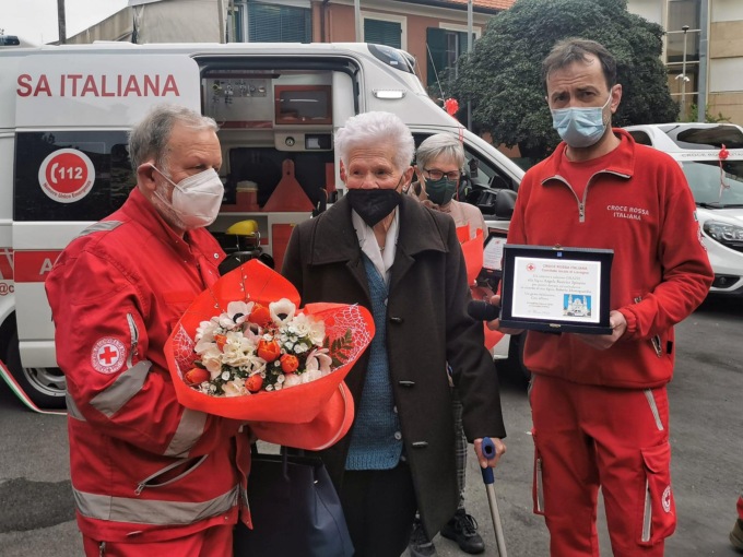 Un’ambulanza in memoria di Monteguardia morto nell’esplosione di una nave