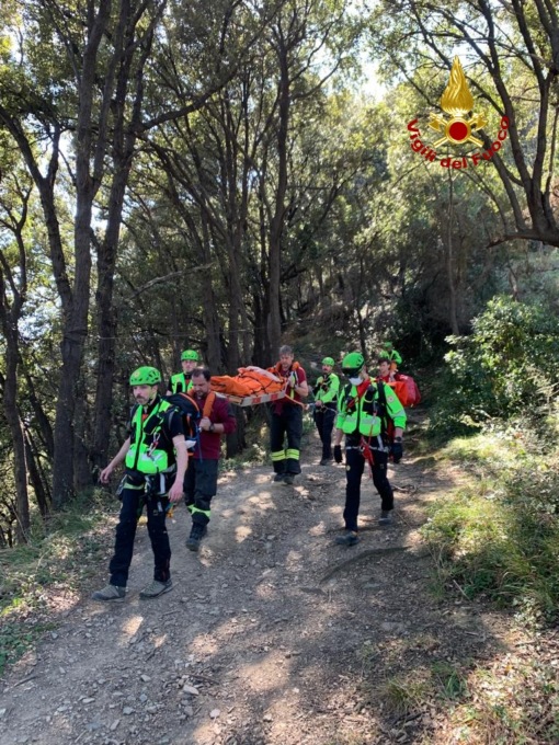 Rovinosa caduta a Sestri, portato in ospedale a Lavagna