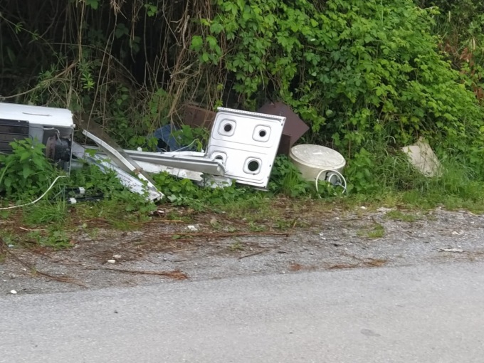 “Via Bana e via San Lazzaro in condizioni pietose”