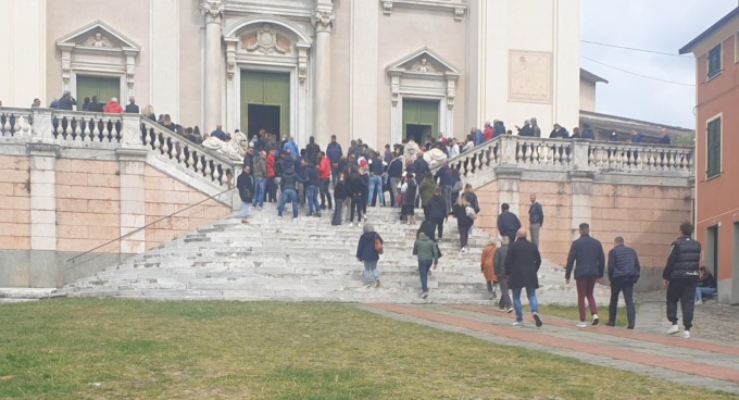 Folla ai funerali di Massimo Rosciglioni