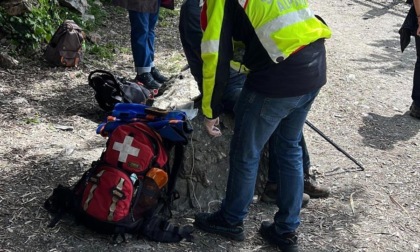 Escursionista di 70 anni cade e si frattura il polso