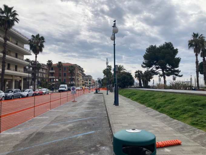 Nuova pista ciclabile sul lungomare, partiti i lavori
