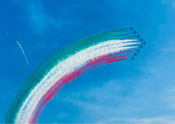 Le frecce tricolori incantano Genova, il video