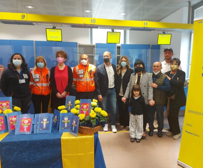 Negli uffici postali le cartoline per la Festa della mamma