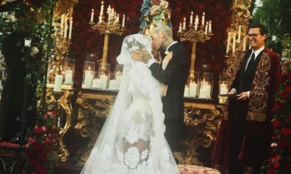 Kourtney Kardashian e Travis Barker sposi a Portofino, le foto delle nozze