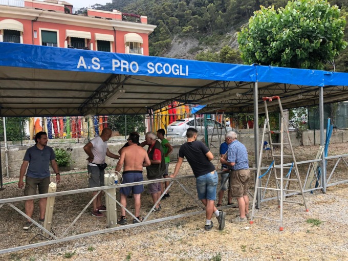 Festa “in trasferta” nel quartiere degli Scogli