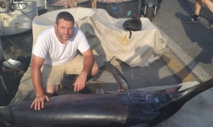 Pescatore sanremese prende un gigante da 130 Kg