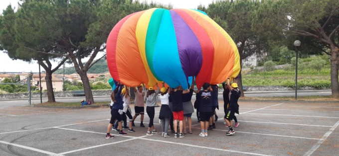 Ecotrekking a Lavagna, gli studenti puliscono i sentieri