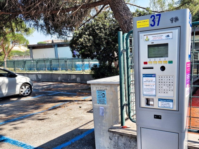 Lavagna, parcheggi a pagamento anche nelle piazze e via della “Zona estiva”