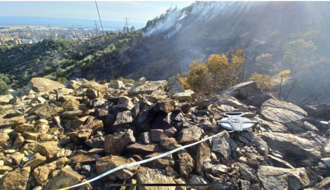 Residui bellici innescano un incendio a causa del caldo