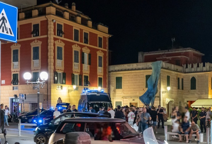 Controlli dei Carabinieri, denunciato un giovane con un coltello di 22 centimetri