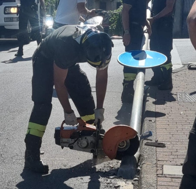Incidente in via Bolzano, chiusa la strada