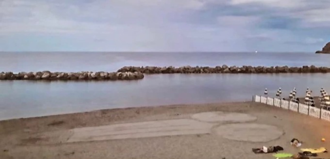 Cerchi “fallici”…sulla spiaggia di Moneglia