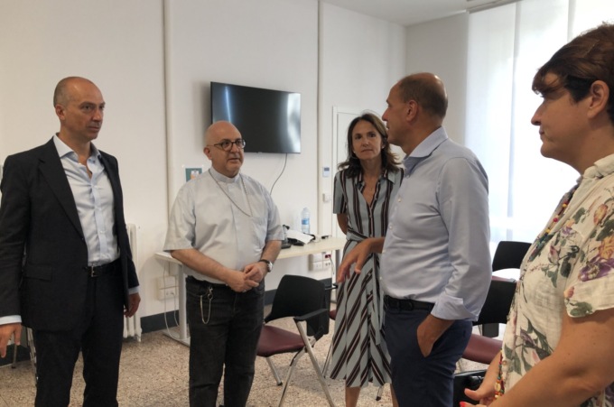 Chiavari, il Vescovo in visita ai Servizi Sociali