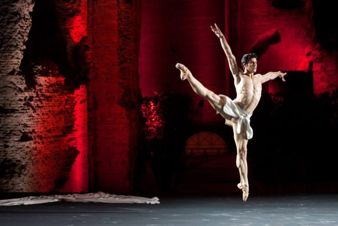 Ballerine di Recco oggi a Milano con Roberto Bolle