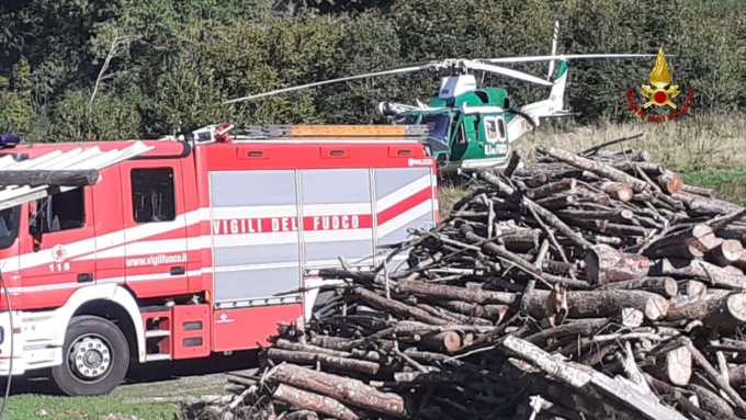 Cade in un affluente del fiume Trebbia, soccorso nel bosco un 70enne fungaiolo