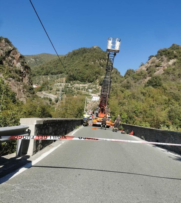 Tragedia in Val Graveglia: postino precipita da un ponte a Statale