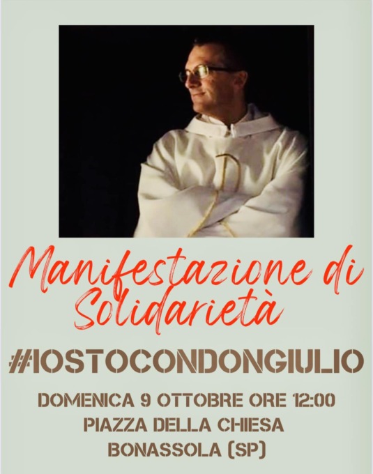 Sospeso prete che benedice coppie omosessuali, parrocchiani organizzano comitato