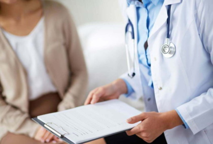 La dottoressa Rafat riceve anche nello studio medico di Neirone