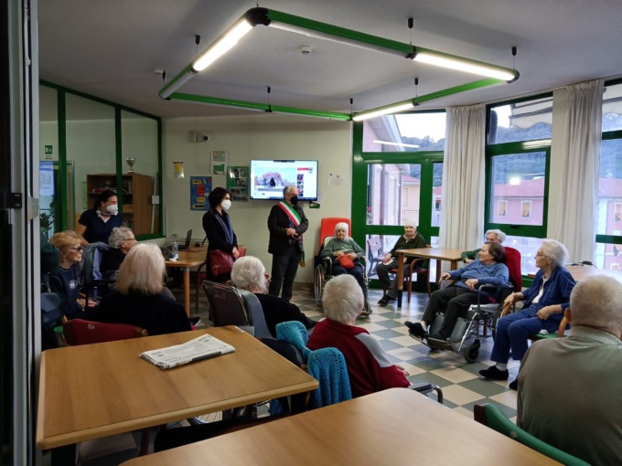 Dono del progetto “Natale speciale” agli ospiti della residenza protetta Le due palme