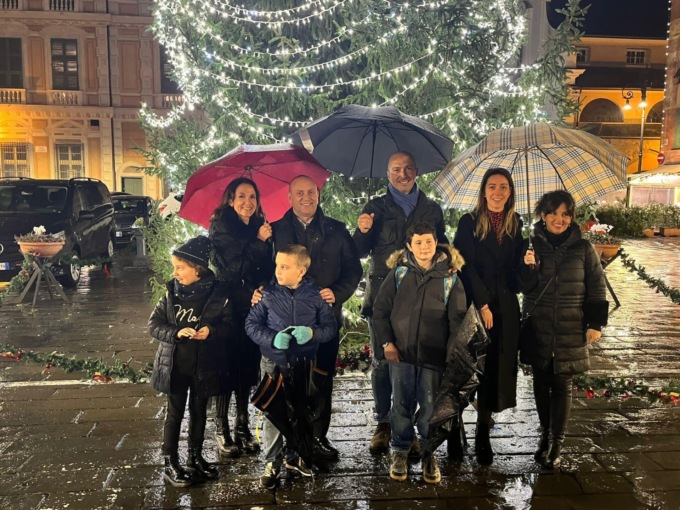 Luci di Natale accese a Chiavari: le immagini