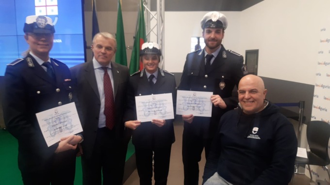 Premiati tre agenti della polizia locale di Chiavari