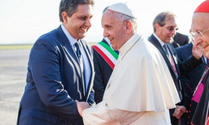 Gli auguri di Toti a Papa Francesco: "Lo aspettiamo in Liguria"