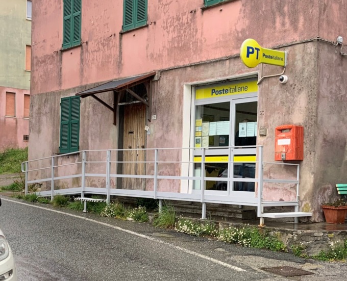 Poste, barriere architettoniche abbattute in 18 uffici