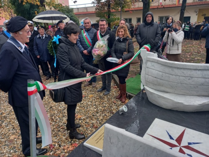 Inaugurato a Casarza il monumento ai Marinai d’Italia