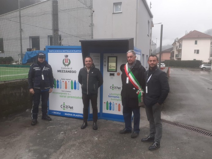 Borgonovo Ligure, inaugurato ieri il nuovo comparatore per le bottiglie di plastica