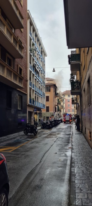 Incendio in un appartamento, nessun ferito e due felini salvati