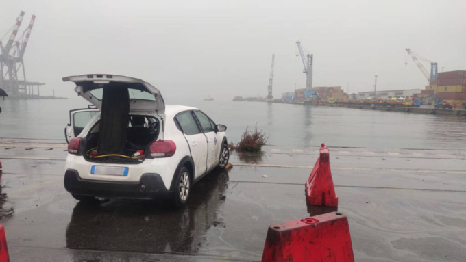 Auto in mare, un morto