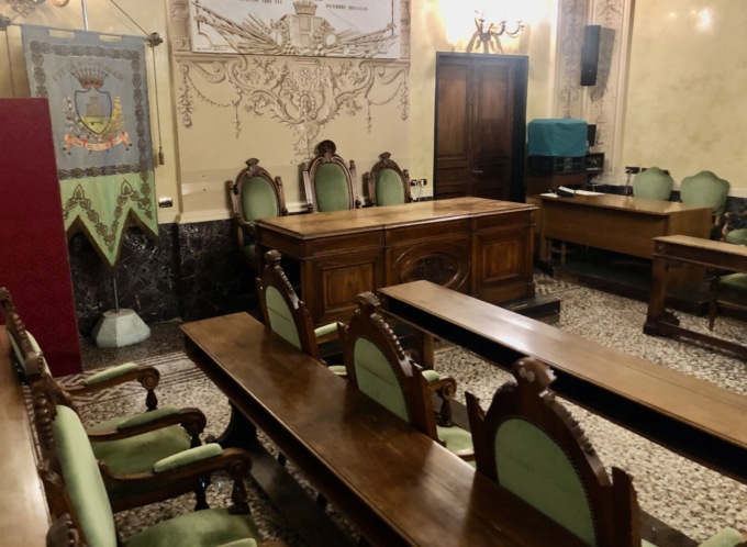 Chiavari, consiglio comunale straordinario contro le barriere acustiche sulla linea ferroviaria