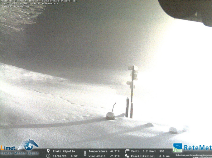 Nella notte neve nell’entroterra e grandine sulla costa: le previsioni per oggi