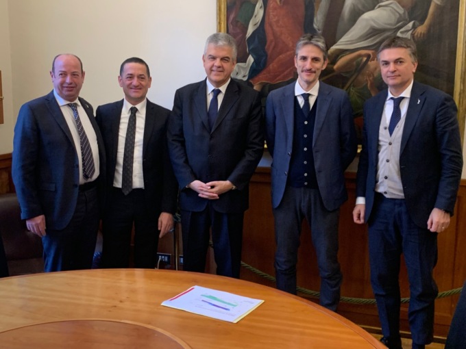 Santa, firmato il protocollo per un parcheggio multipiano interrato alla stazione