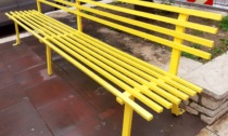 Una panchina gialla a Lavagna