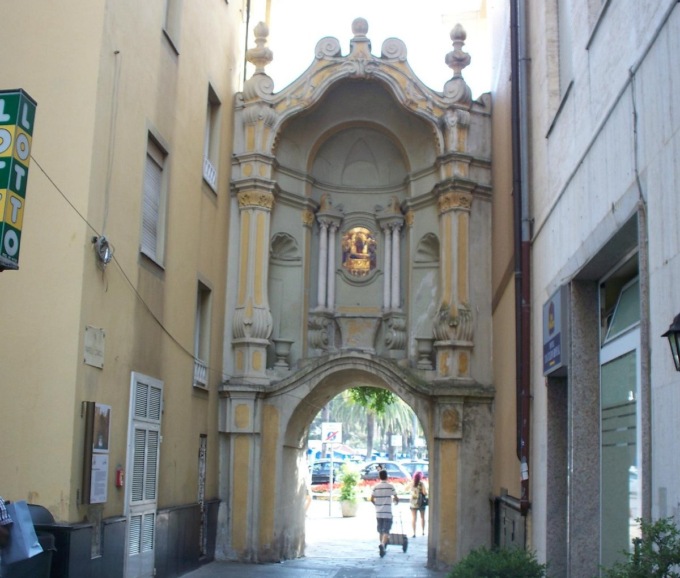 Rapallo, i Lions restaurano la Porta delle Saline