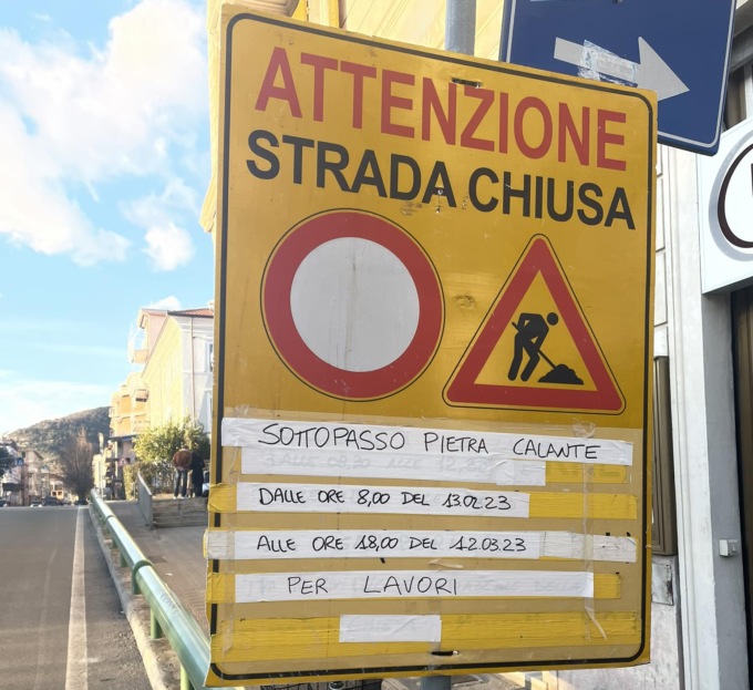 Sottopasso di Pietra Calante chiuso, protesta dell’opposizione