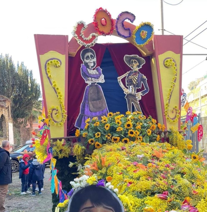Sagra della mimosa, il carro della Pro Loco di Sori su Coco conquista