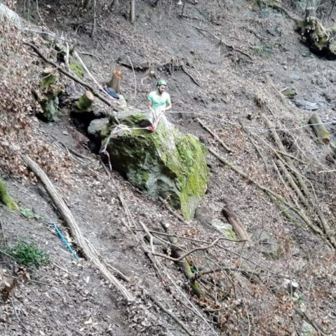 Masso sulla strada provinciale 26 di Ne, intervento della Città Metropolitana