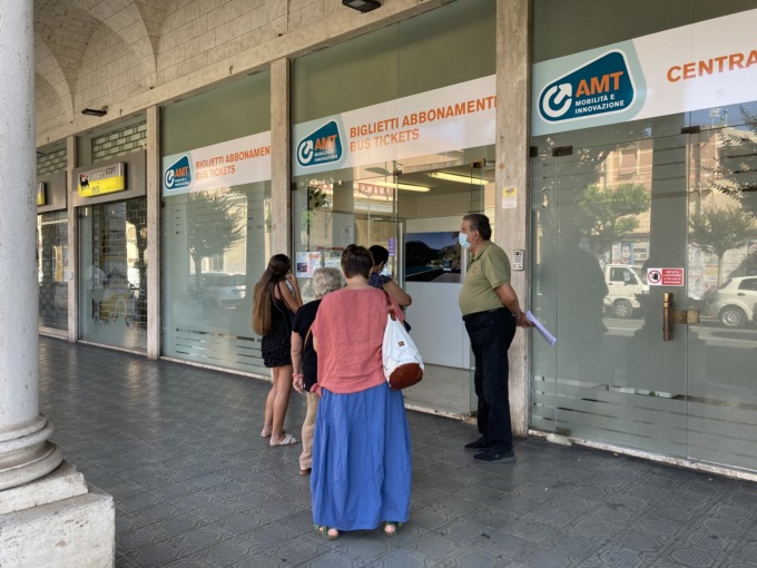 Cambiano gli orari di apertura delle biglietterie provinciali di AMT