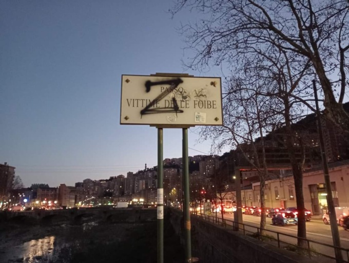 Vandalizzata la targa per le vittime delle foibe