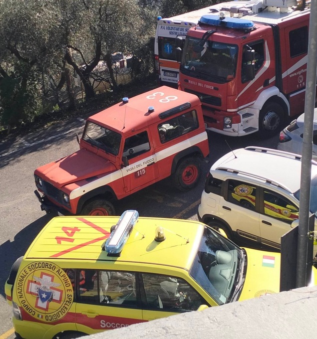 Cade sul sentiero di Costa Rossa, donna soccorsa