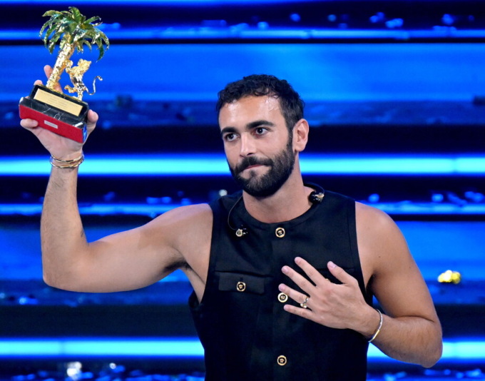 Mengoni re dell’Ariston, vince la 73esima edizione del Festival