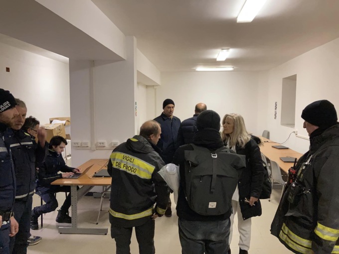 Scuola evacuata, l’ipotesi: accumulo di vapori di vernici