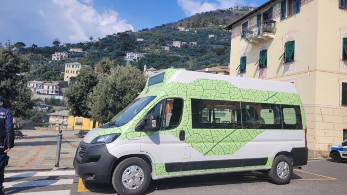 Nuovi servizi a chiamata, testato da AMT a Bogliasco, Pieve Ligure e Arenzano un bus elettrico
