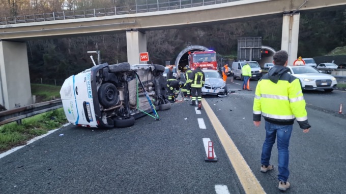 Incidente frontale sull’A12
