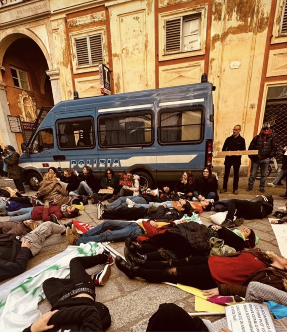 #Fridaysforfuture, i ragazzi in corteo a Genova